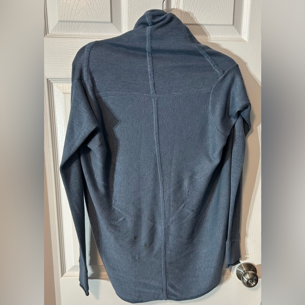 Lululemon Iconic Wrap. - Picture 15 of 16